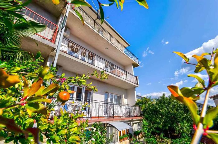 Three-Bedroom Apartment in Crikvenica I