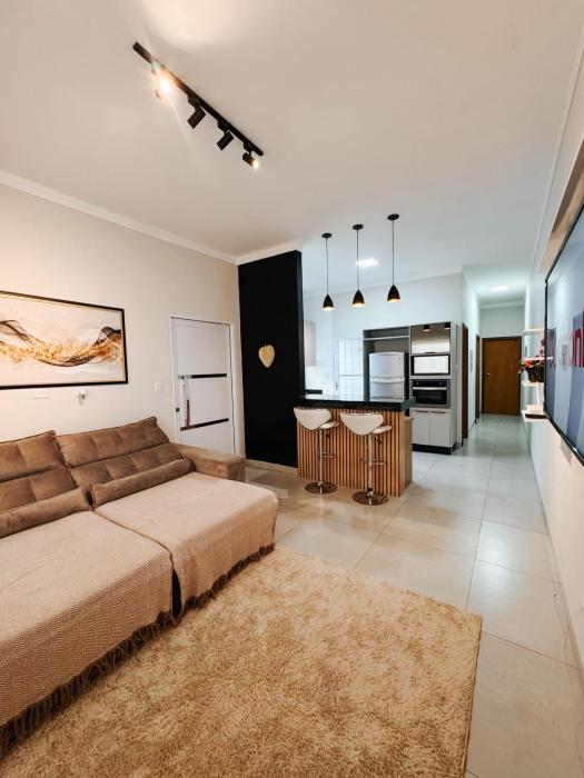 Casa super confortável 1 suite 1 quarto 2WC Cozinha completa Jardim Prox ao Shopping e ao Hospital Regional