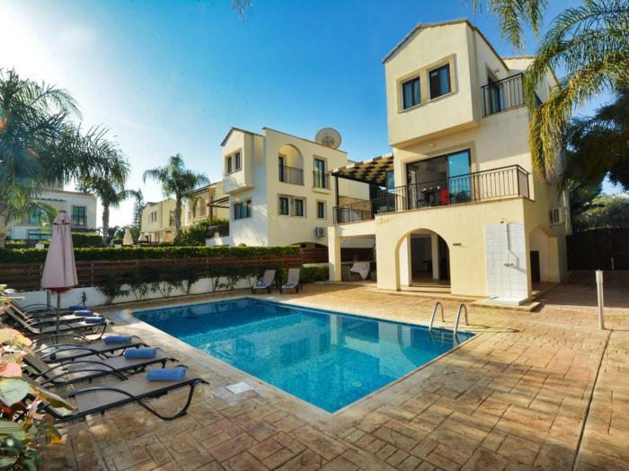 Villa Protaras Paralia Spacious 4Bdr Central Protaras Villa