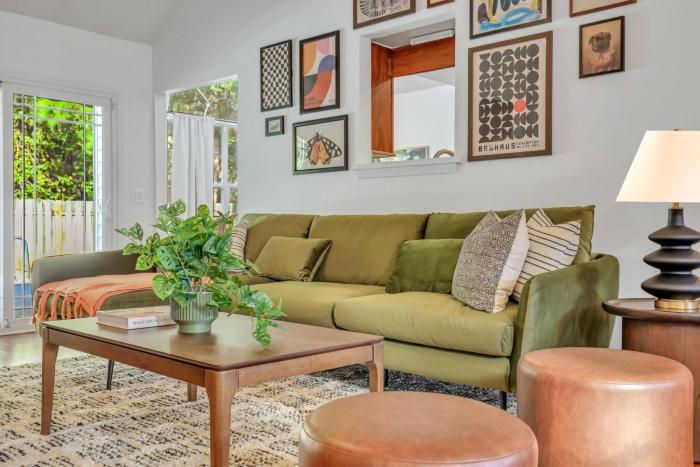 ✨ Beautiful 3 Bedroom Home with Pool + Game Room + Fire Pit ✨