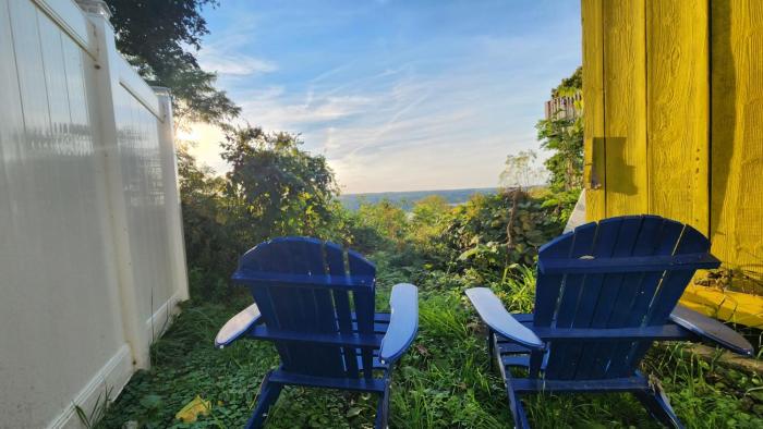 The Seneca Sunset Suites