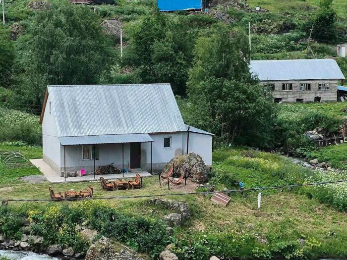 MOUNTAIN HOUSE In ROSHKA