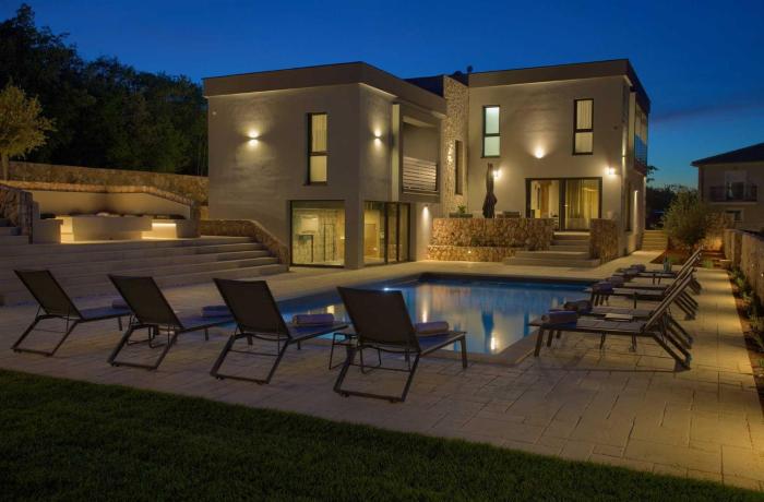 Villa ASTRUM with heated indoor and outdoor pool, jacuzzi and sauna