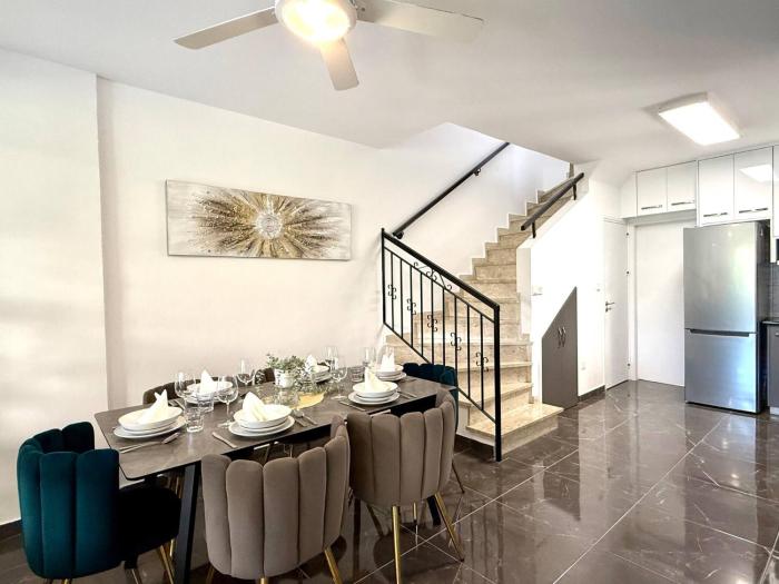 Elegant Beach Villa Moonstone NO