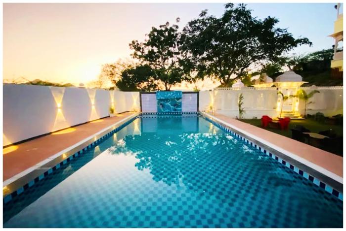 Hotel The Udaipur Luxurious Villa Udaipur With Swimming Facility