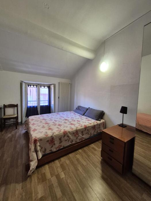 Appartamento completo o Camere private, Lecco Centro vicino alla stazione e al lago