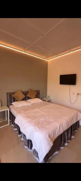 Sabus Lake And Beach Resort