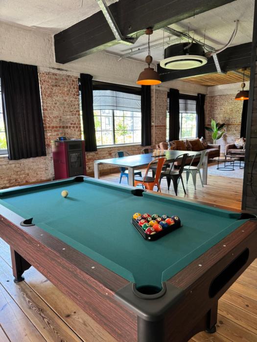 Loft Cosy avec billard et à 10 minutes de laéroport de Zaventem