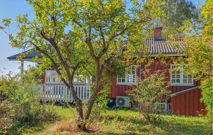 1 Bedroom Lovely Home In Nørre Alslev