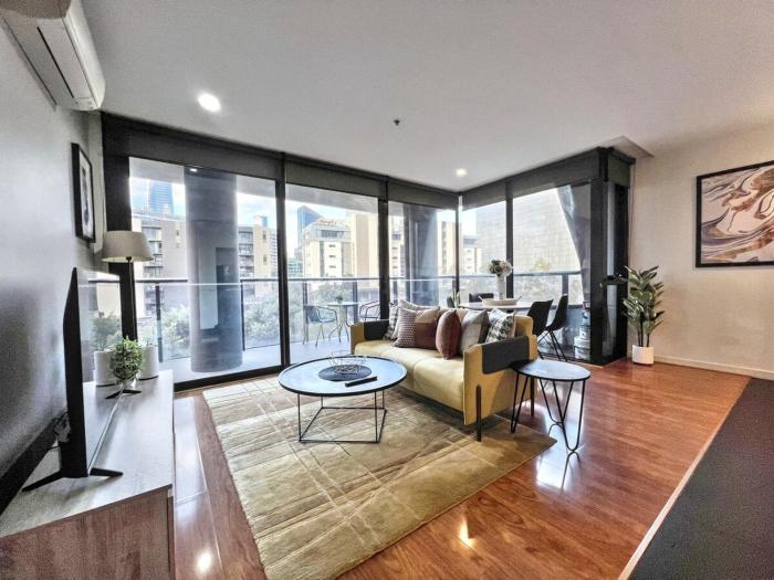 No 406 Docklands - Stylish City Retreat