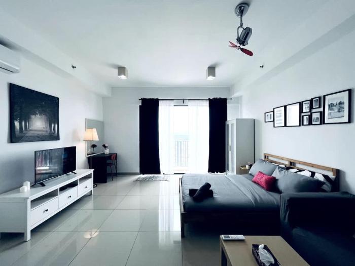 Oasis Homes at i-City - WiFi TV Box and 1 Carpark