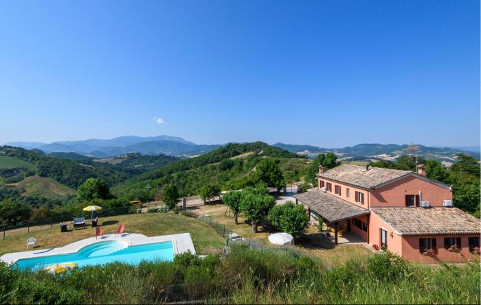 4 Bedroom Awesome Home In Urbania