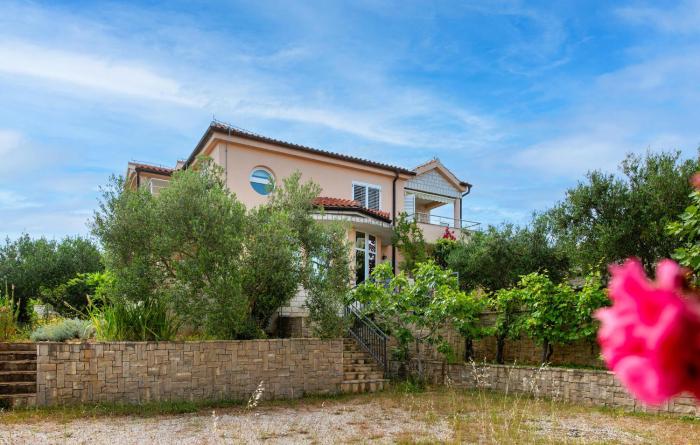 Gorgeous Apartment In Razanj With Wifi