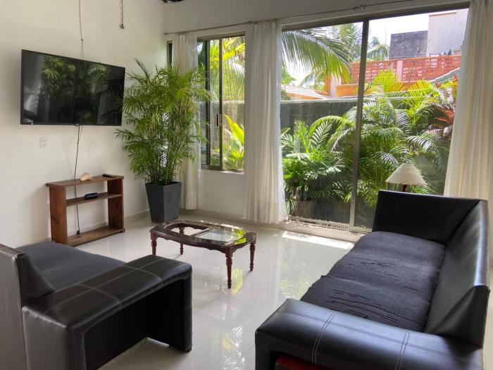 Casa Donde Entra la Luz y Vive la Naturaleza CCTV