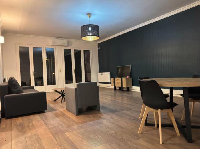 Elégant appartement calme et proche de Paris- Henri Mondor