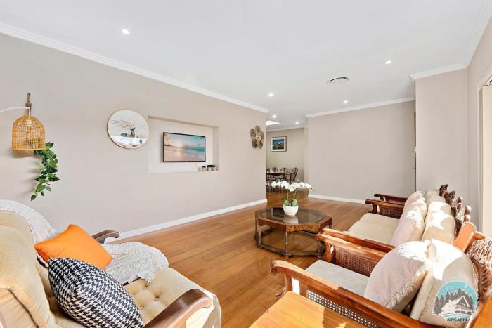 Charming 3-Bedroom House in Beacon Hill