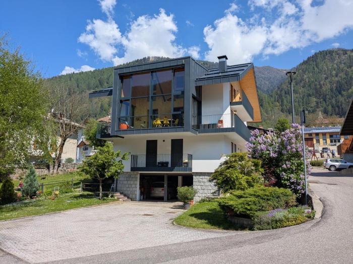 NEW ENTRY - Nuova villa nel verde