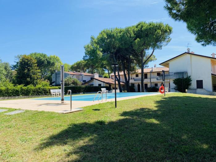 MONICA - Villa a pochi passi dal mare