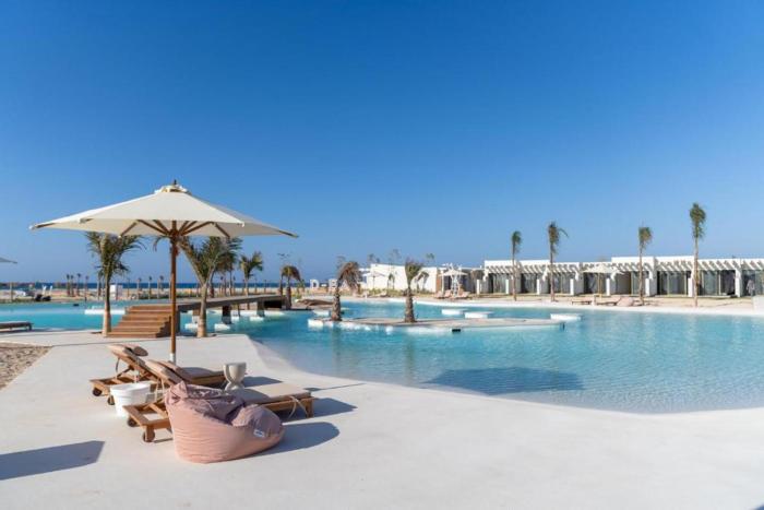 Brassbell l D-Bay Cabins l Beach Access Included