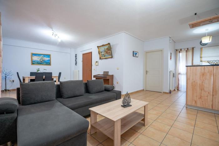 Roussas place-Dafni Metro 1