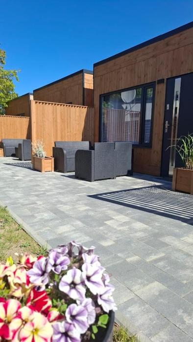 Neue Häuser mit Klimaanlage am Ostsee