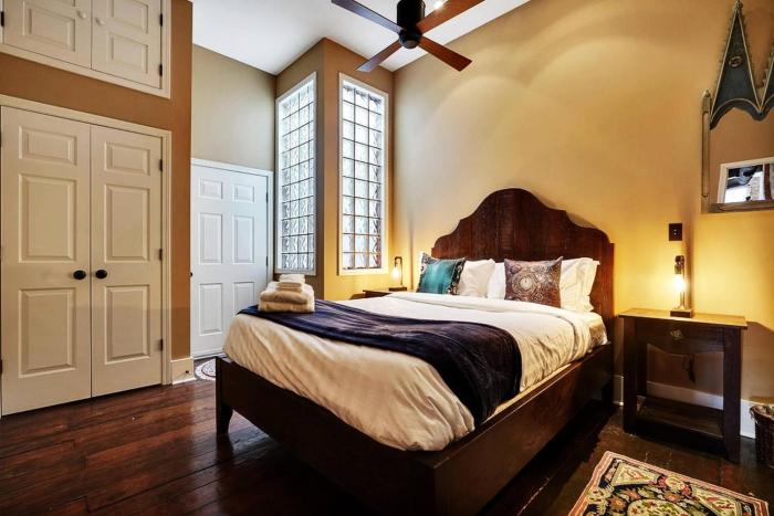 Chic Loft | Downtown | Front & Market