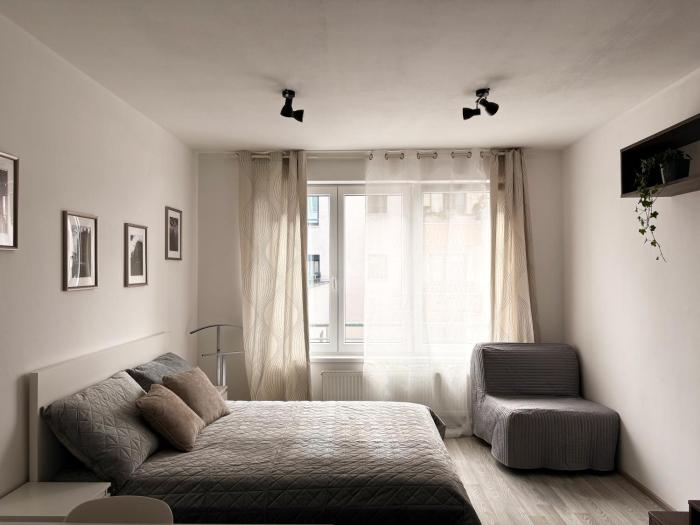 UrbanFlat1615 with Parking