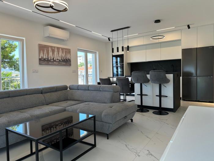 Luxury Residence Nada with Sea View and Free Parking