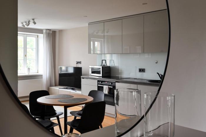 Central & Modern 2bdrm Apartment