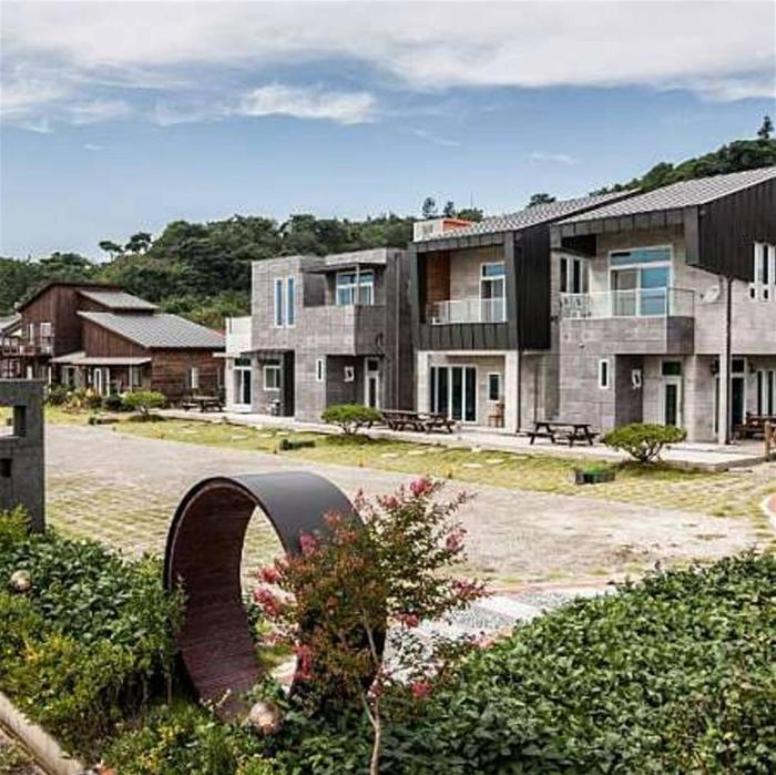 Suncheon Bay Pension