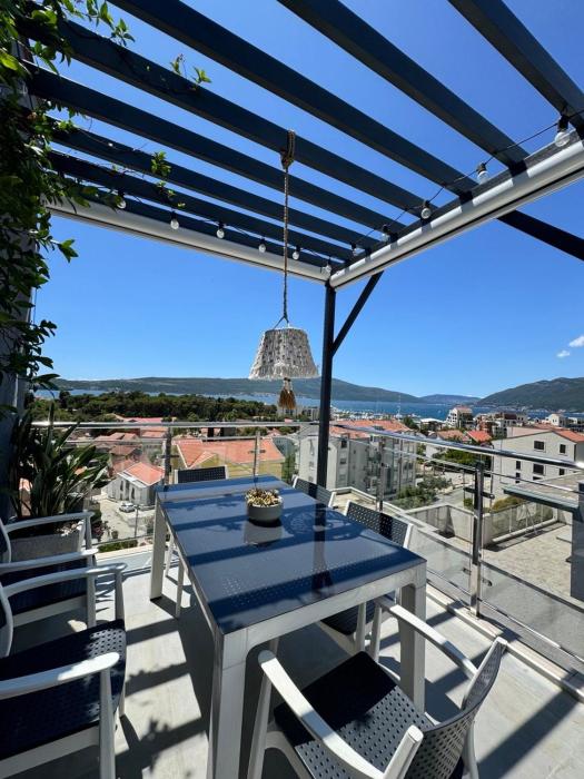 Penthouse for your best summer vacation near Porto Montenrgro