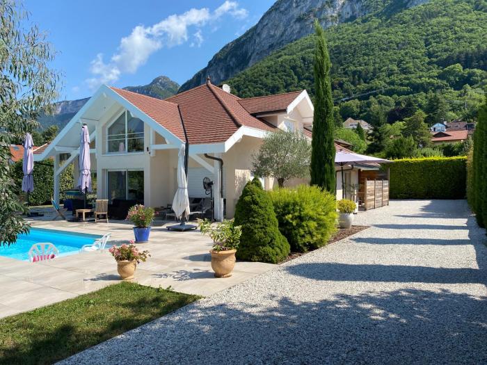 Beau studio 3 étoiles au bord du lac parking privé gratuit