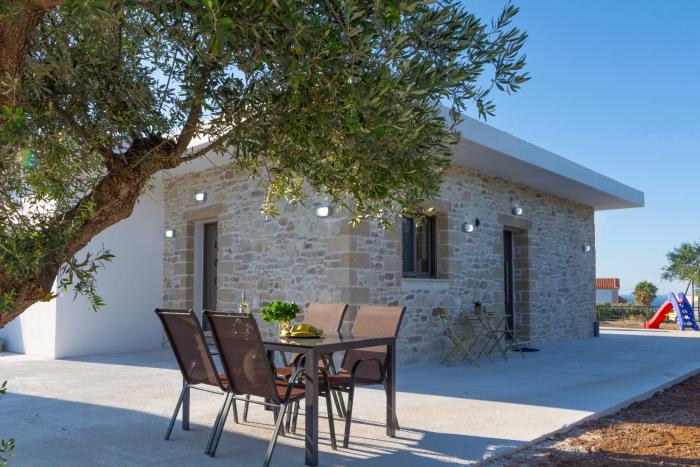 Filoxenia of the 11 Brothers