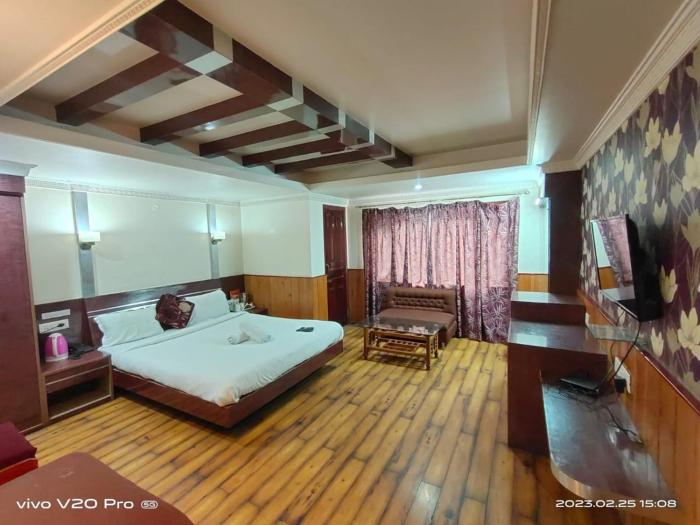 Hotel Berries Gangtok 300mtr from mg marg
