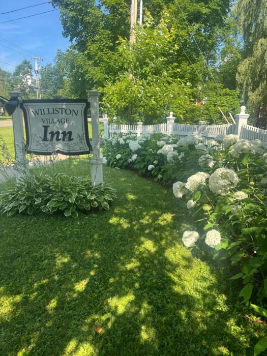 Williston Village Inn