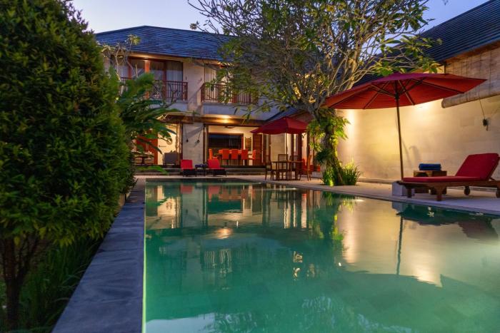 Luxurious Room 2 EC Villa By Micky Studio