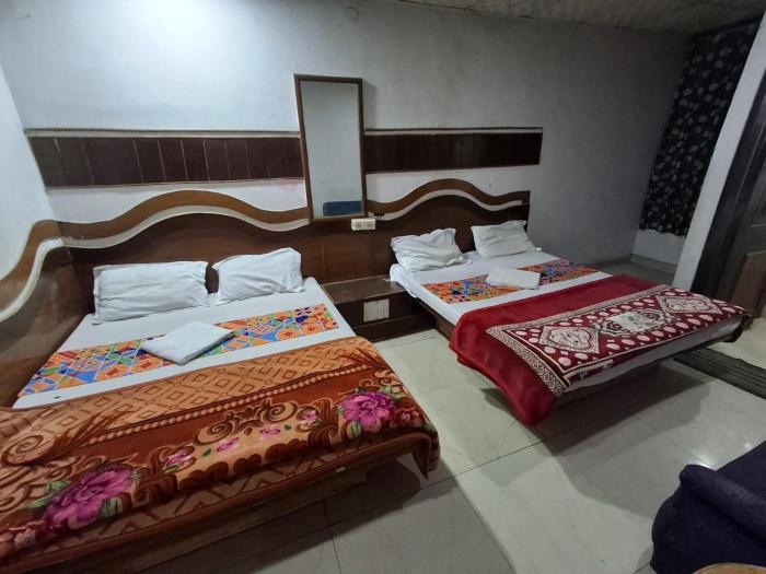Great Diplomat Hotel DELHI ID NOT ALLOWED