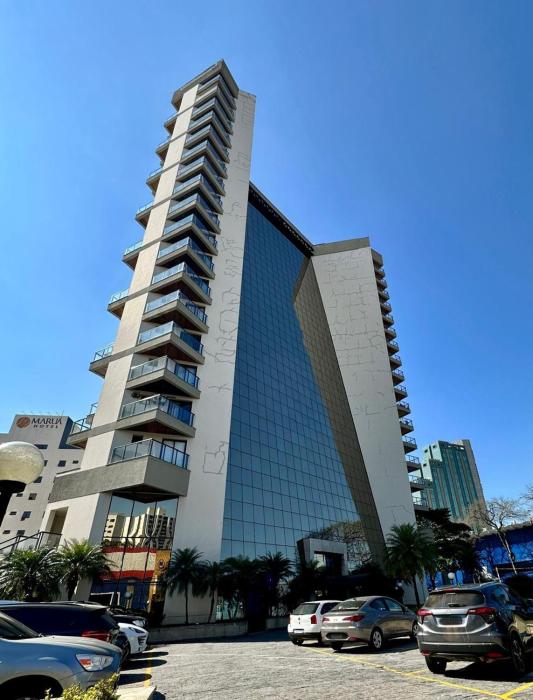 Summit Flat, ótima localização, limpeza diária, academia e piscina