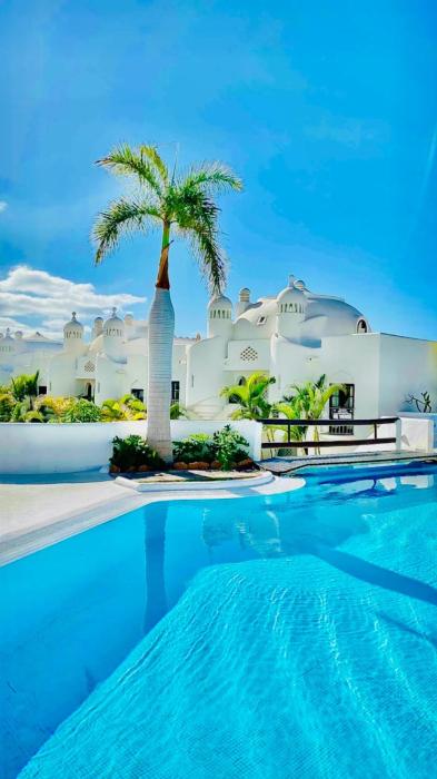 Elegant Villa - Oceanview, Heated pool