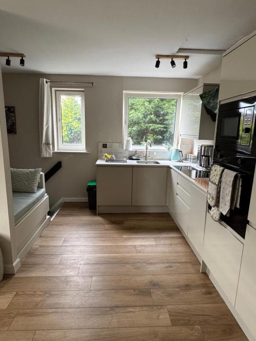 Warren Hey - Lovely 1 bedroom property with garden