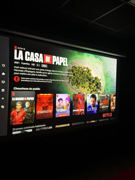 Appartement centre ville Laval avec cinéma