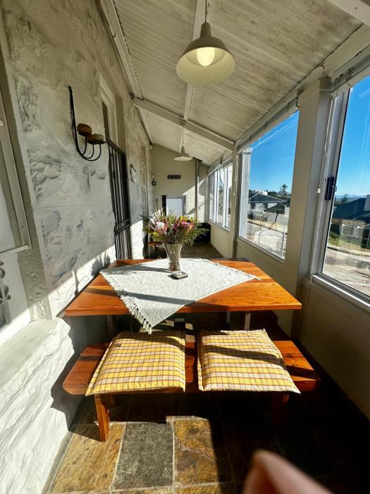 Corner Cottage on Hill