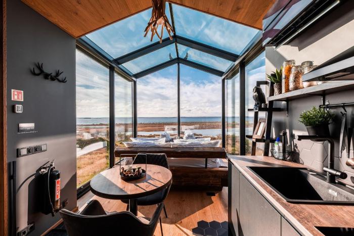 Panorama Glass Lodge WEST