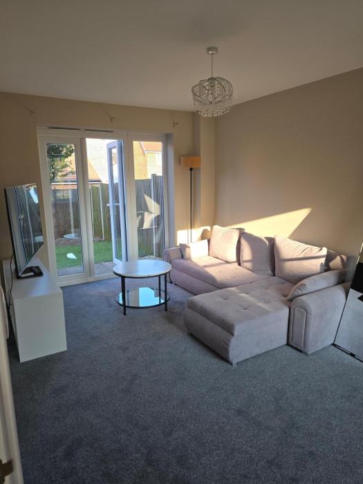 Spacious & Homely Colchester Stay-Great Location