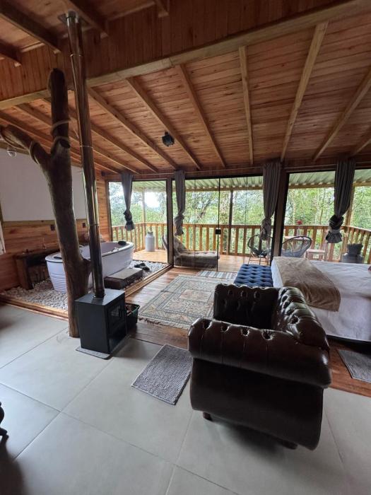 Cabana Entre Árvores - Azaléia