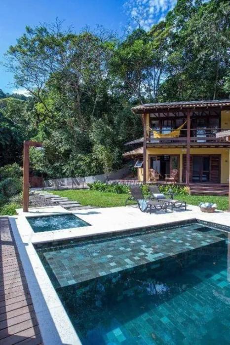 Maresias Casa de campo na praia cercada de verde!