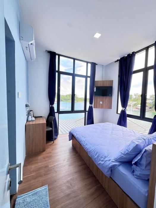 RTS - BluLake Guesthouse Tasik Biru Bau