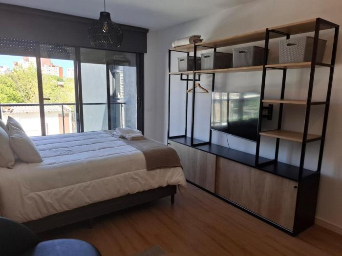 Arena - Spacious and bright, across from a shopping mall