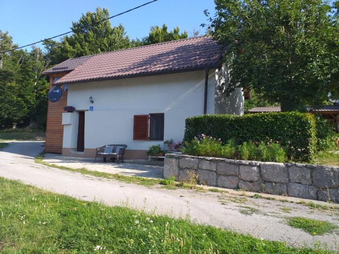 Baške Oštarije - kuća za odmor