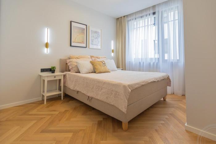 Brand New 1BR in City Center